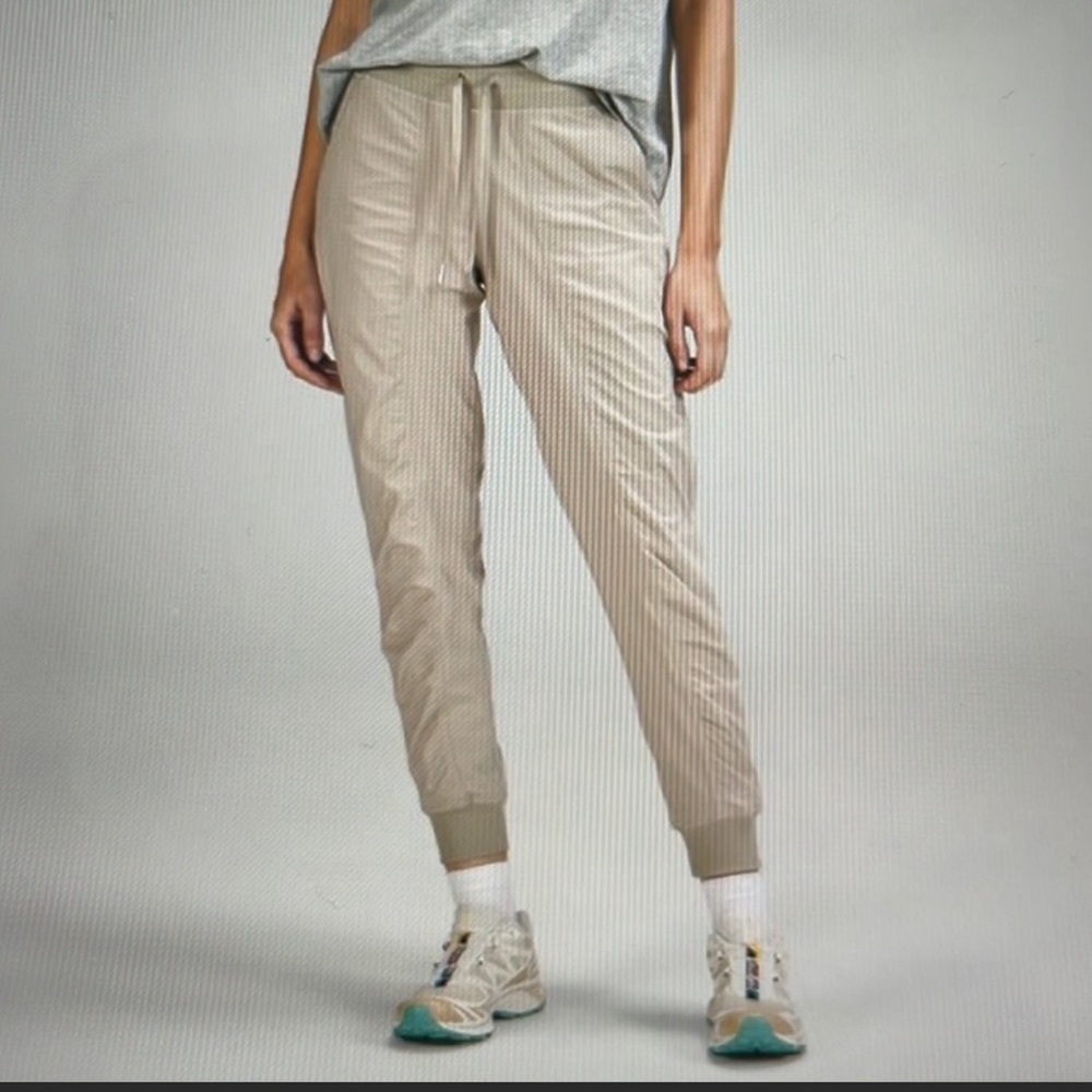 Lululemon Dance joggers lined